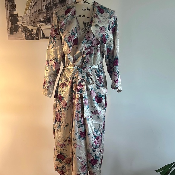Vintage flowery robe M